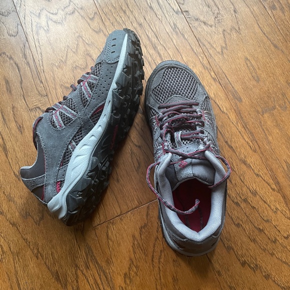 Hiking shoes - Picture 4 of 4